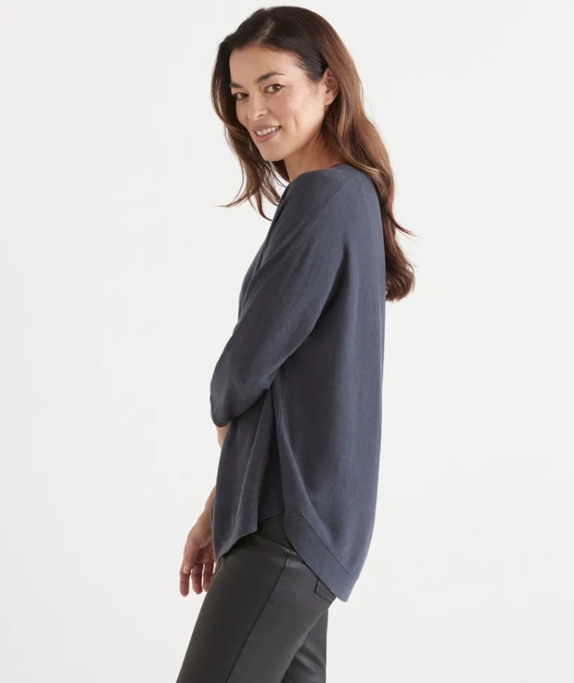 Sussan Knitwear|Tops>Curved Hem V Neck Jumper