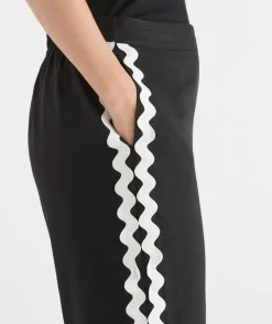 Sussan Pants>Ric Rac Detail Culotte Pant
