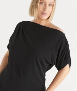 Sussan Tops|T-Shirts>Textured Asymmetric Short Sleeve Top